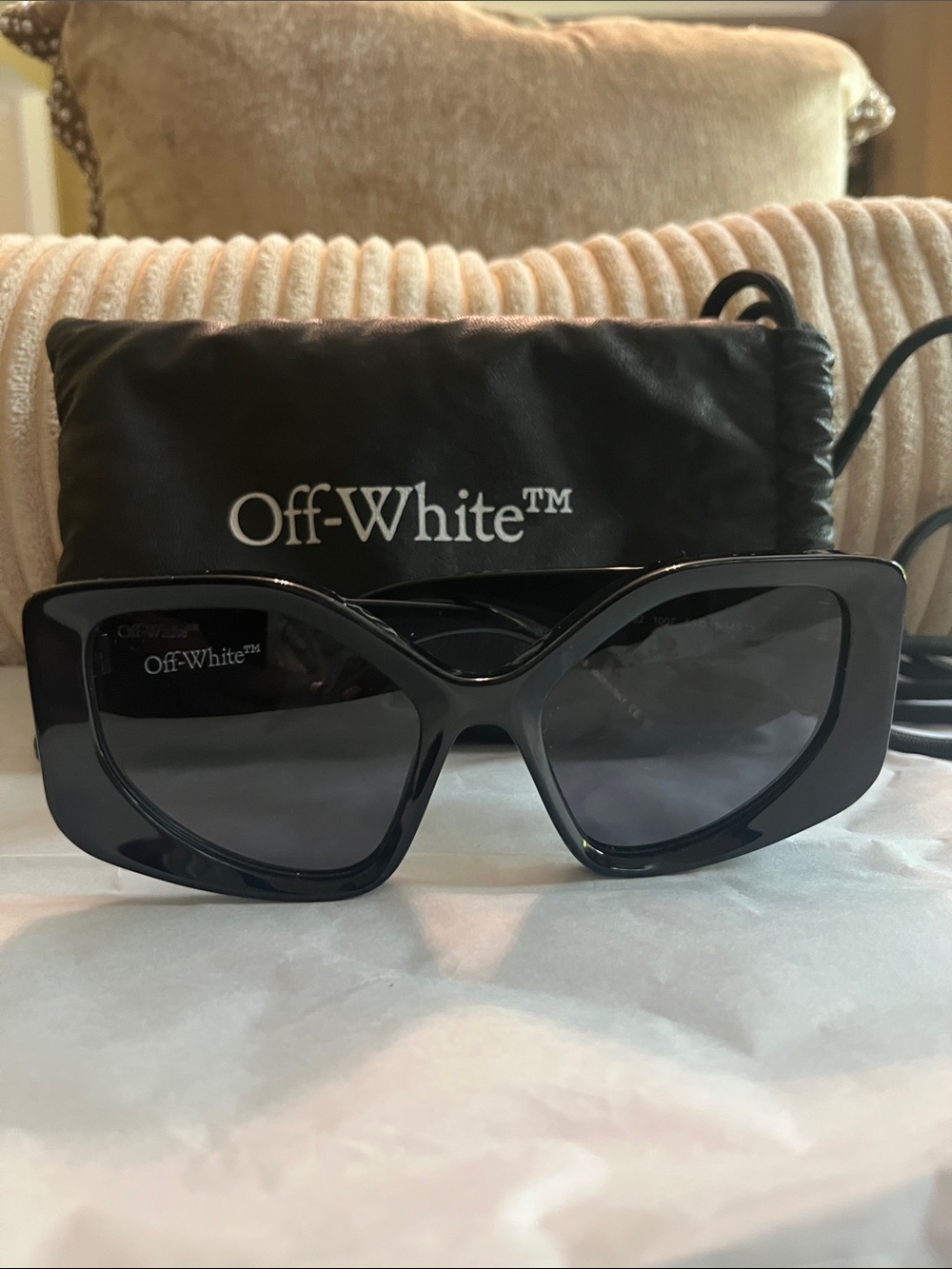 Off-White Black Oversized Cat-Eye Sunglasses